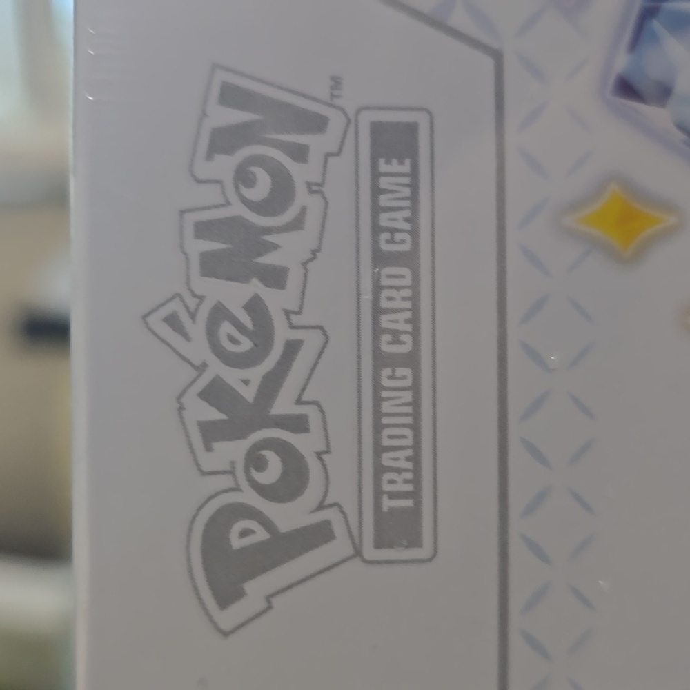 Pokémon TCG Prismatic Evolutions Elite Trainer Box *FACTORY SEALED* - Picture 2 of 7